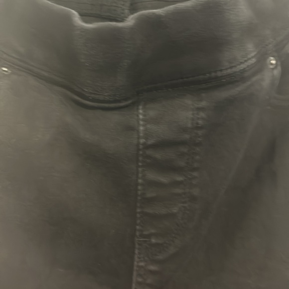 Black pull on slimming Signature by Levi. - Picture 4 of 6